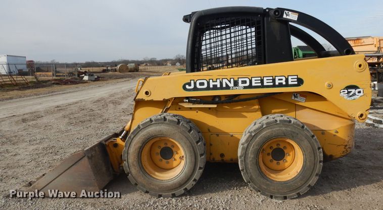image for item ER9837 2000 John Deere 270 skid steer
