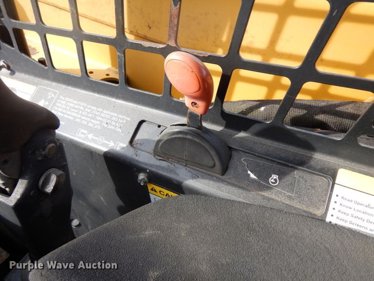 image for item ER9837 2000 John Deere 270 skid steer