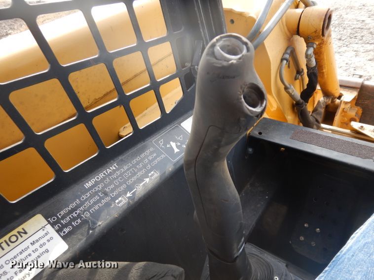 image for item ER9837 2000 John Deere 270 skid steer