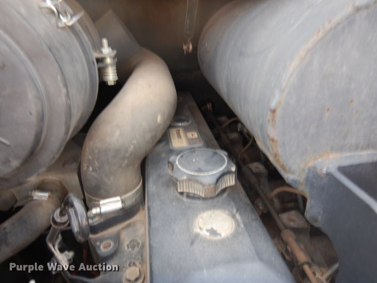 image for item ER9837 2000 John Deere 270 skid steer