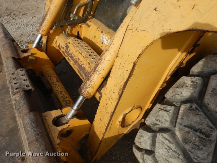 image for item ER9837 2000 John Deere 270 skid steer