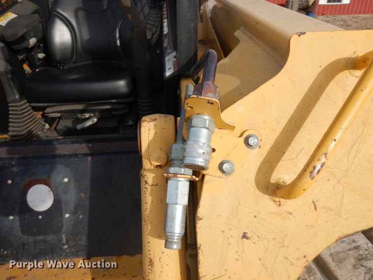 image for item ER9837 2000 John Deere 270 skid steer