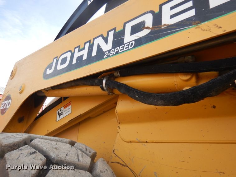 image for item ER9837 2000 John Deere 270 skid steer