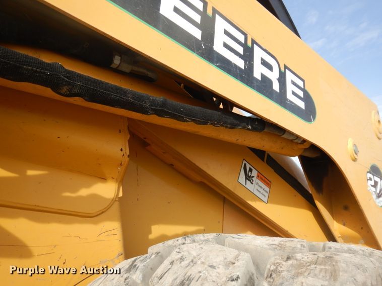 image for item ER9837 2000 John Deere 270 skid steer