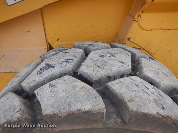 image for item ER9837 2000 John Deere 270 skid steer