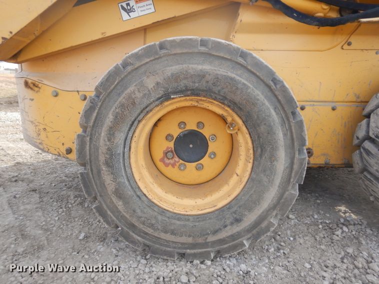 image for item ER9837 2000 John Deere 270 skid steer