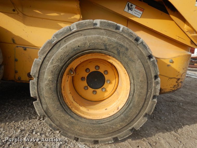 image for item ER9837 2000 John Deere 270 skid steer