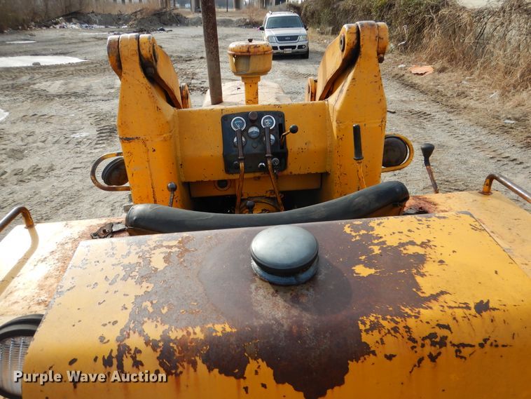 image for item ES9503 John Deere 450 track loader