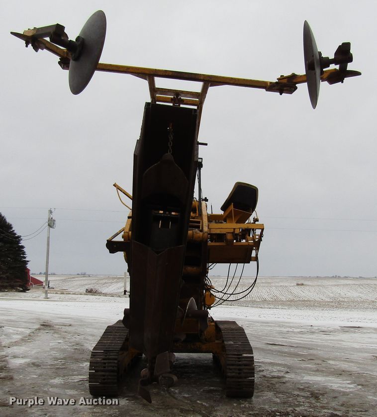 image for item FD9334 1974 Hoes 684 trencher