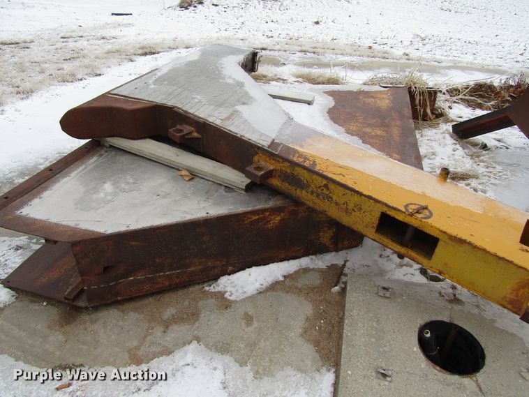 image for item FD9334 1974 Hoes 684 trencher