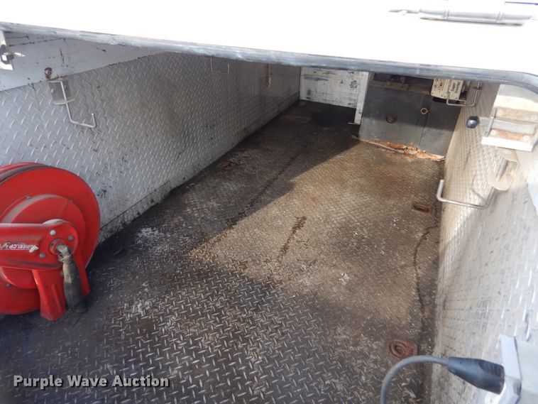 image for item FU9061 2009 Ford F550 service truck