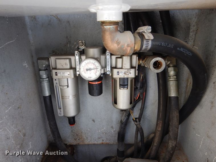 image for item FU9061 2009 Ford F550 service truck