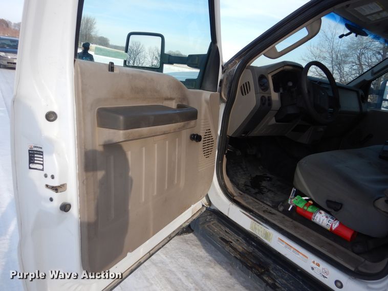 image for item FU9061 2009 Ford F550 service truck