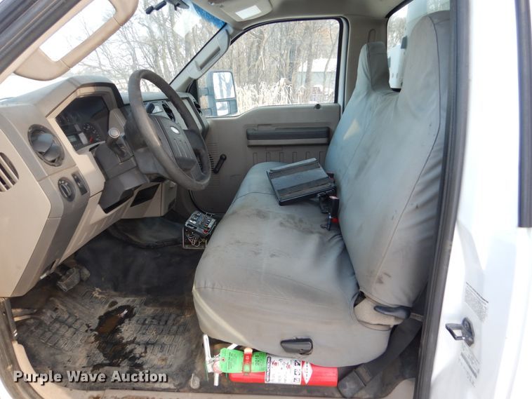 image for item FU9061 2009 Ford F550 service truck