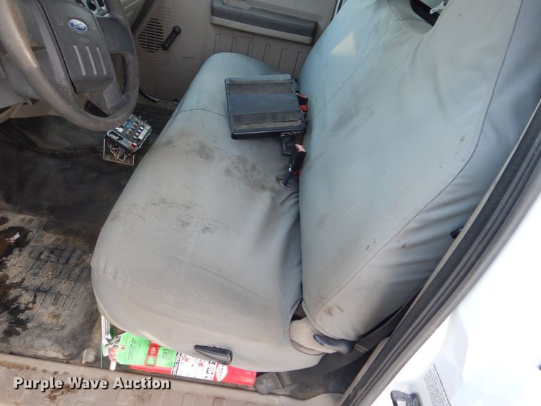 image for item FU9061 2009 Ford F550 service truck