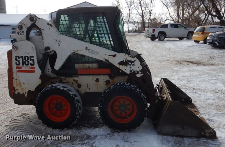 image for item FU9118 2004 Bobcat S185 skid steer