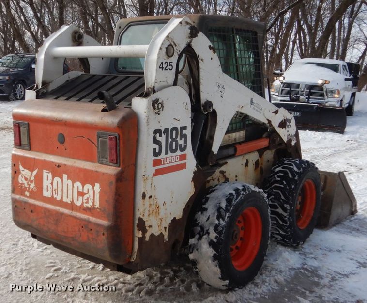 image for item FU9118 2004 Bobcat S185 skid steer