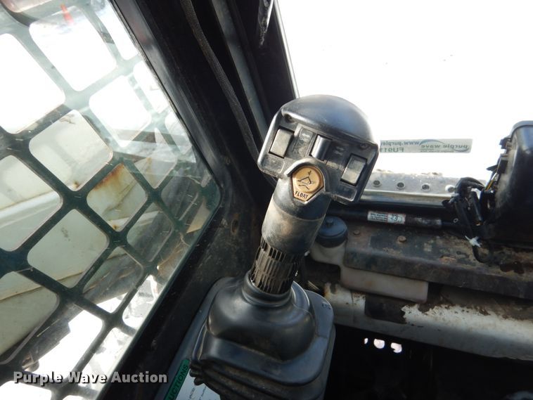 image for item FU9118 2004 Bobcat S185 skid steer