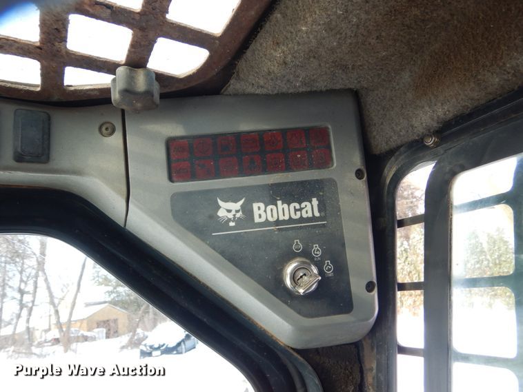 image for item FU9118 2004 Bobcat S185 skid steer