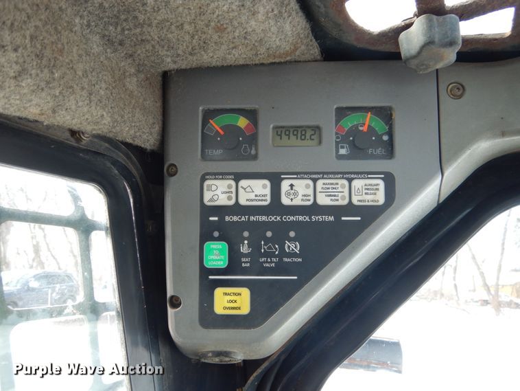 image for item FU9118 2004 Bobcat S185 skid steer