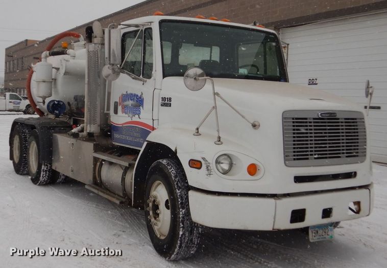image for item FU9121 2000 Freightliner FL112 vacuum truck