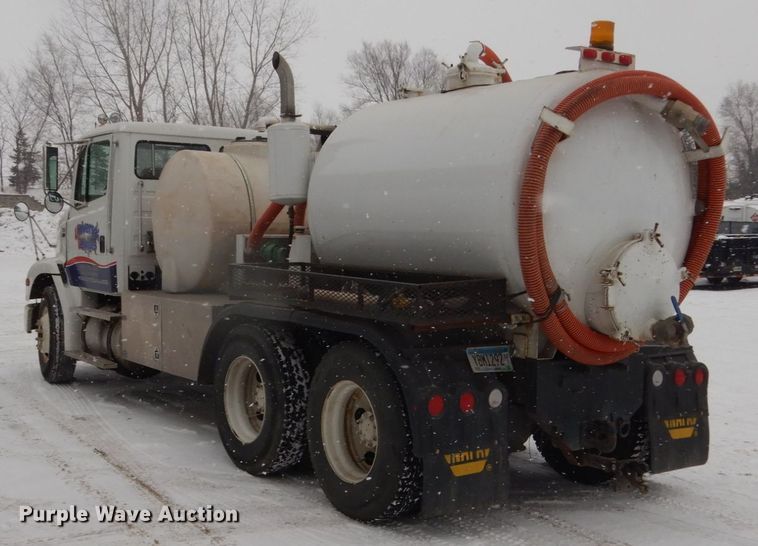 image for item FU9121 2000 Freightliner FL112 vacuum truck