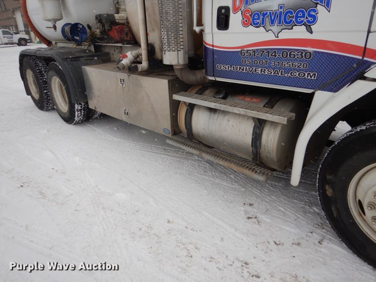 image for item FU9121 2000 Freightliner FL112 vacuum truck