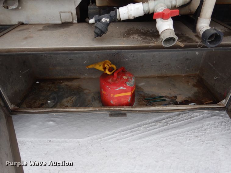 image for item FU9121 2000 Freightliner FL112 vacuum truck