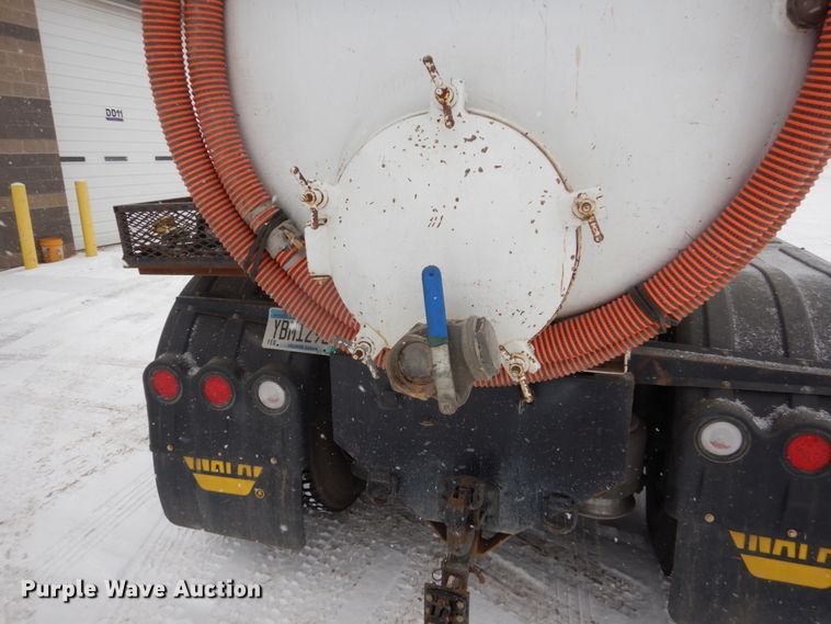 image for item FU9121 2000 Freightliner FL112 vacuum truck