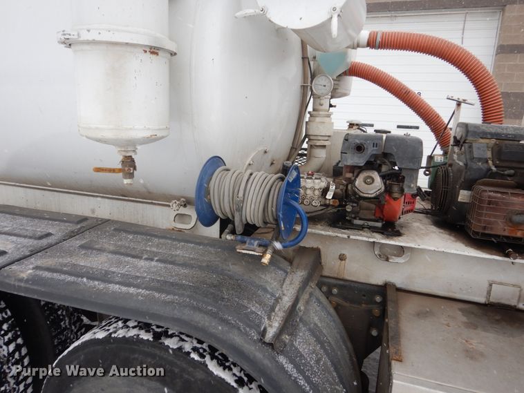 image for item FU9121 2000 Freightliner FL112 vacuum truck