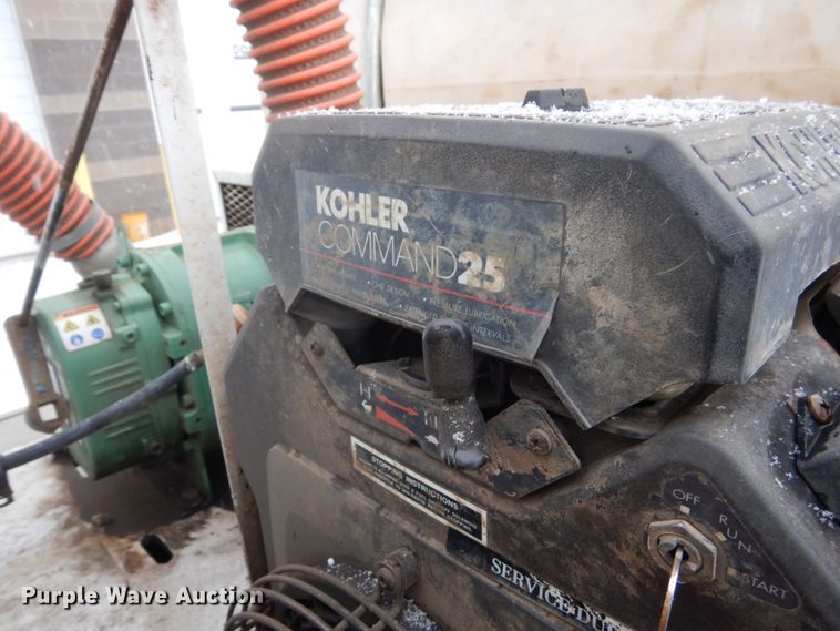 image for item FU9121 2000 Freightliner FL112 vacuum truck