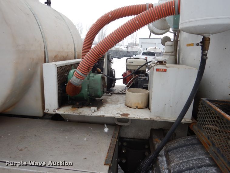 image for item FU9121 2000 Freightliner FL112 vacuum truck