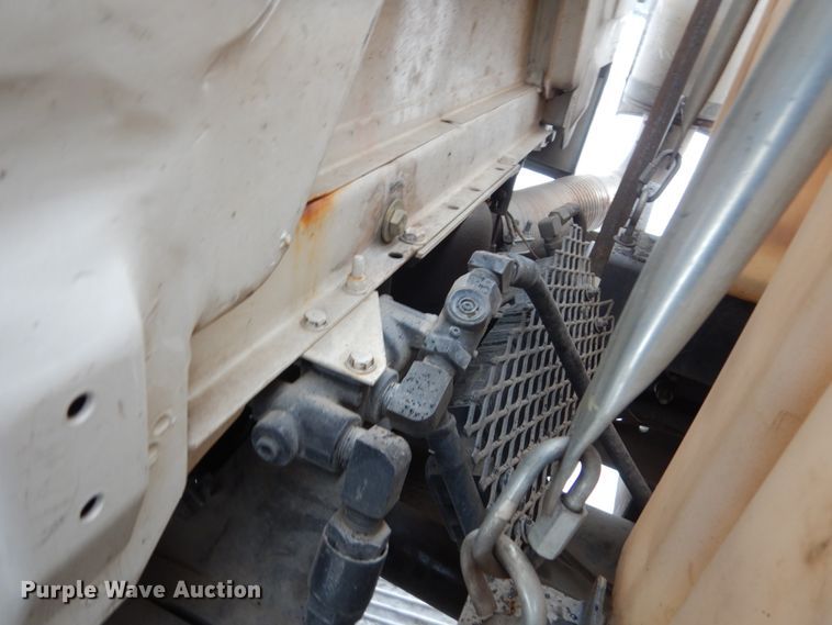 image for item FU9121 2000 Freightliner FL112 vacuum truck