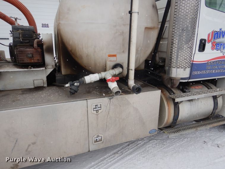 image for item FU9121 2000 Freightliner FL112 vacuum truck