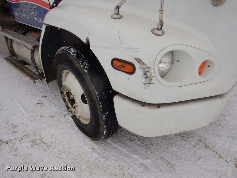 image for item FU9121 2000 Freightliner FL112 vacuum truck