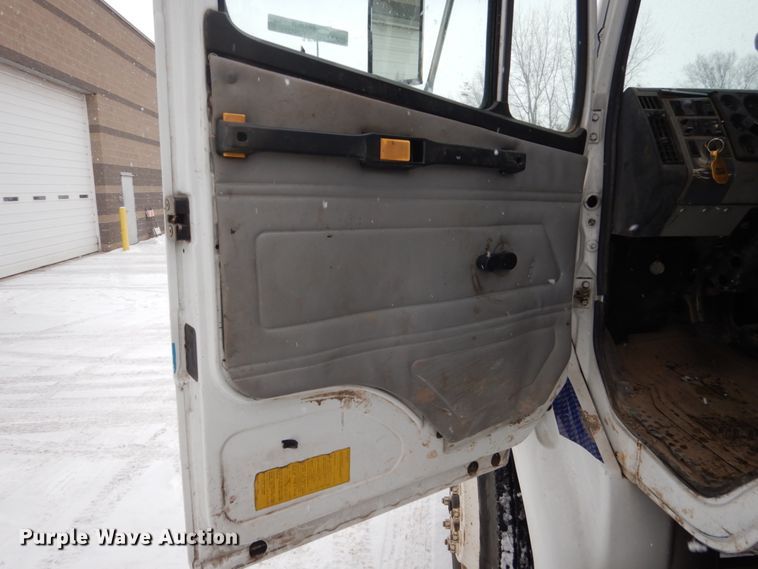 image for item FU9121 2000 Freightliner FL112 vacuum truck