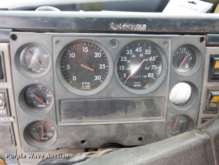 image for item FU9121 2000 Freightliner FL112 vacuum truck