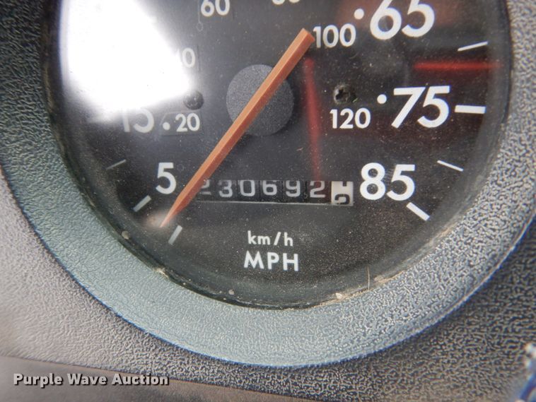 image for item FU9121 2000 Freightliner FL112 vacuum truck