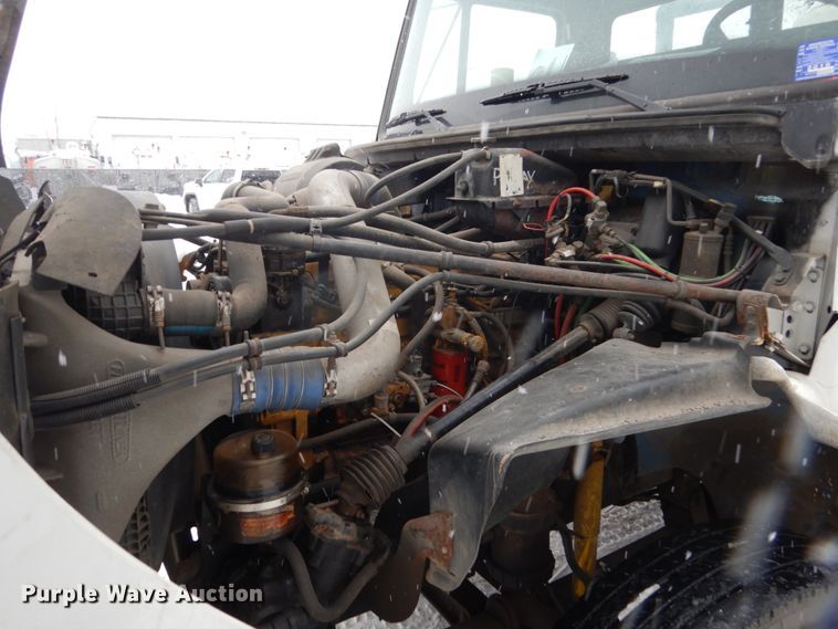 image for item FU9121 2000 Freightliner FL112 vacuum truck