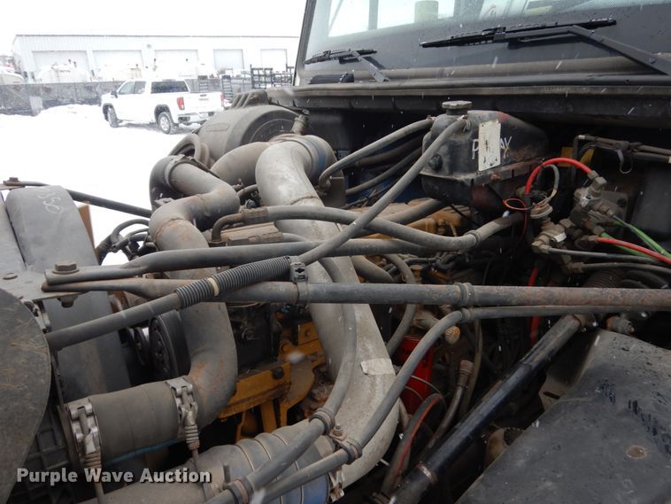 image for item FU9121 2000 Freightliner FL112 vacuum truck