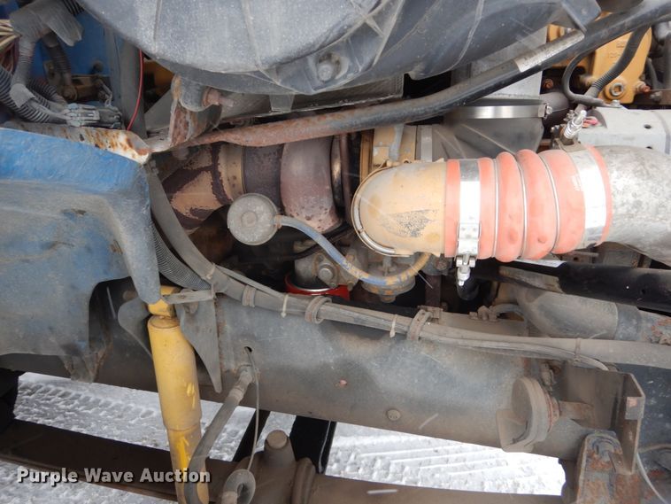 image for item FU9121 2000 Freightliner FL112 vacuum truck