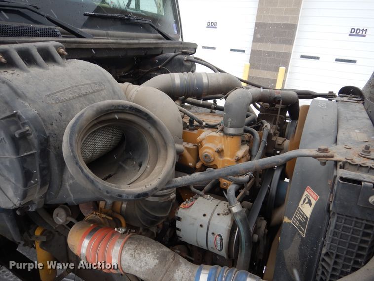 image for item FU9121 2000 Freightliner FL112 vacuum truck