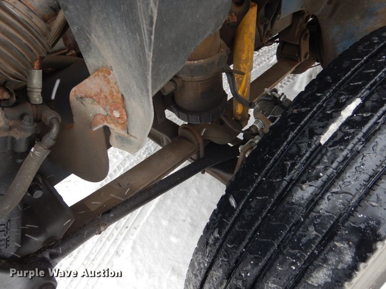 image for item FU9121 2000 Freightliner FL112 vacuum truck