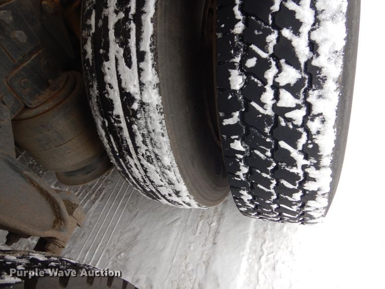 image for item FU9121 2000 Freightliner FL112 vacuum truck