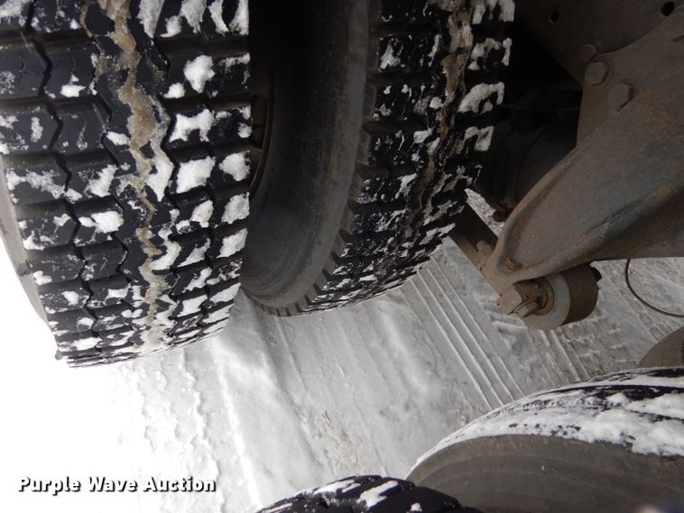 image for item FU9121 2000 Freightliner FL112 vacuum truck