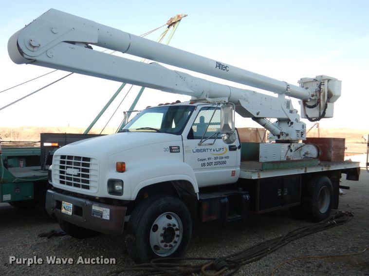image for item FU9131 2001 GMC 6500 bucket truck