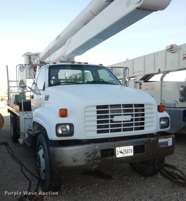 image for item FU9131 2001 GMC 6500 bucket truck