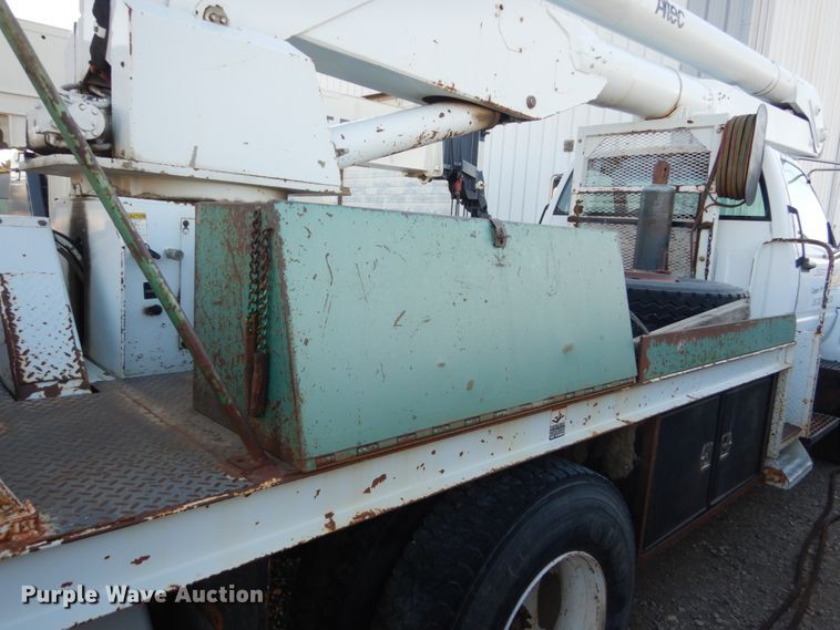 image for item FU9131 2001 GMC 6500 bucket truck