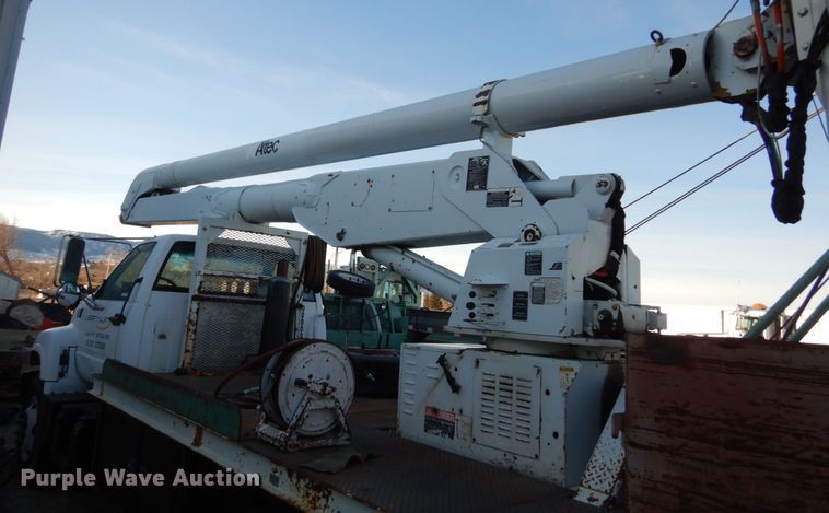 image for item FU9131 2001 GMC 6500 bucket truck