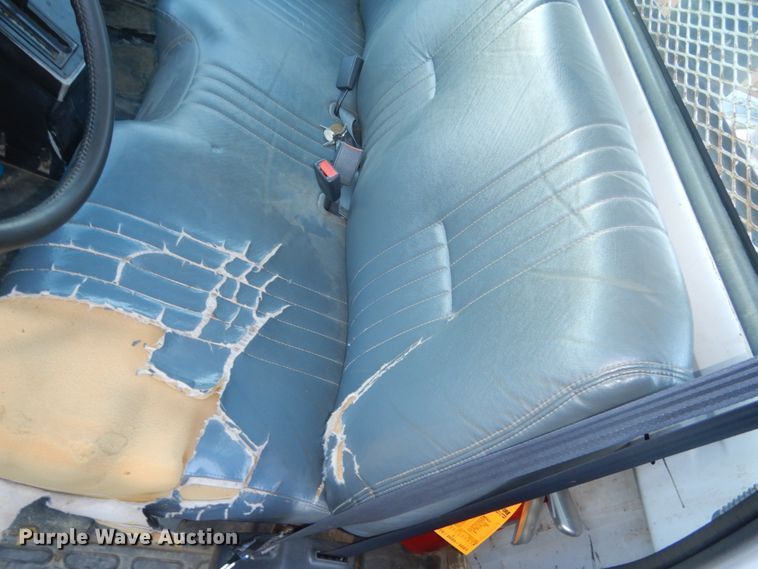 image for item FU9131 2001 GMC 6500 bucket truck